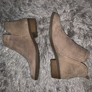 Universal Thread Suede Taupe Booties
